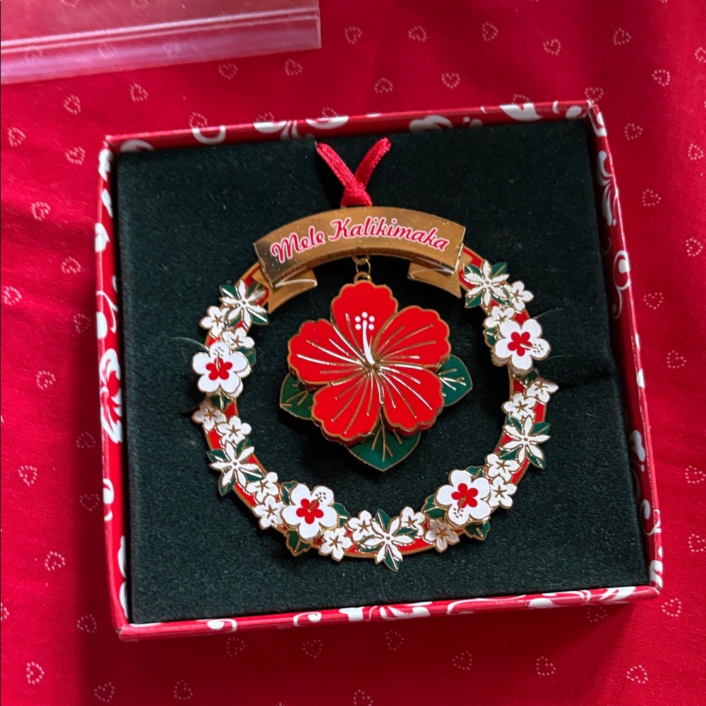 2 Hawaii Ornament Mele Hisbiscus Island Heritage